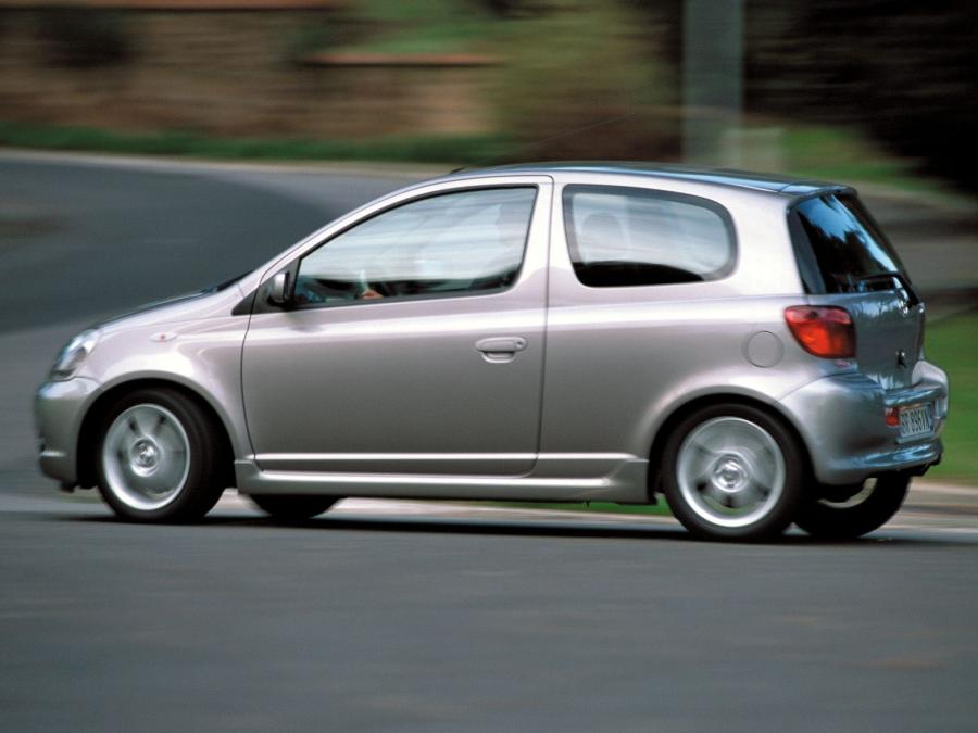 Toyota Yaris T-Sport 2001 года  (фото 16 из 24)